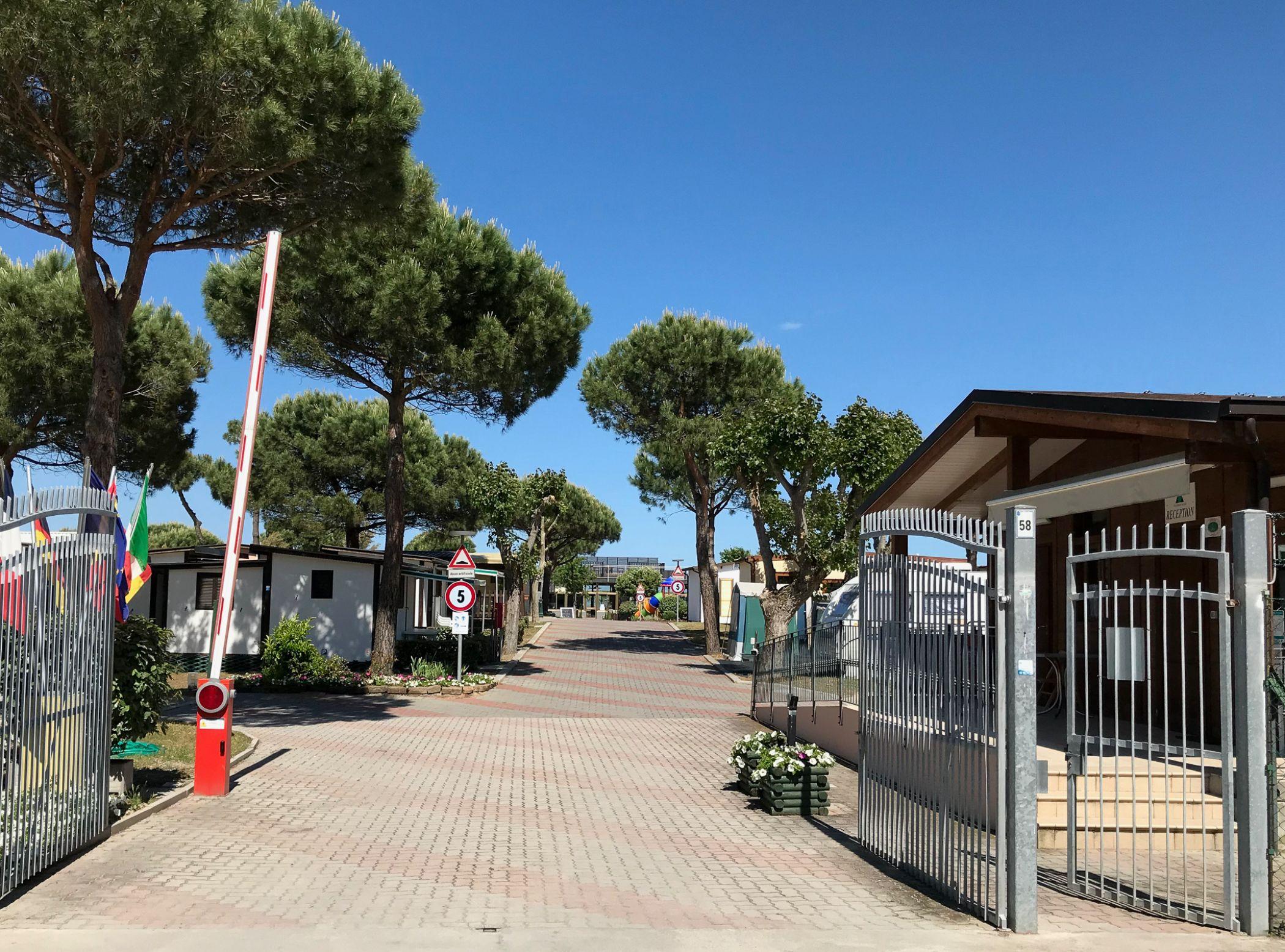 Club Del Sole Pini Boutique Resort Punta Marina Buitenkant foto